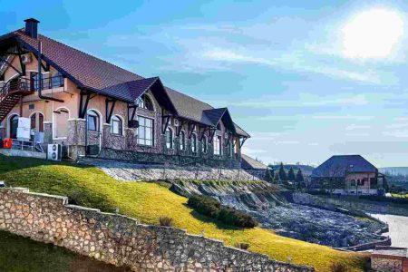 How to Find the Best Hotel in Shimla for Your Family